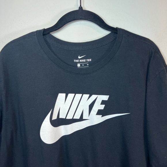 Nike Athletic Fit Graphic The Nike T-Shirt Black Short Sleeve Swoosh Men's Sz XL - Picture 2 of 8